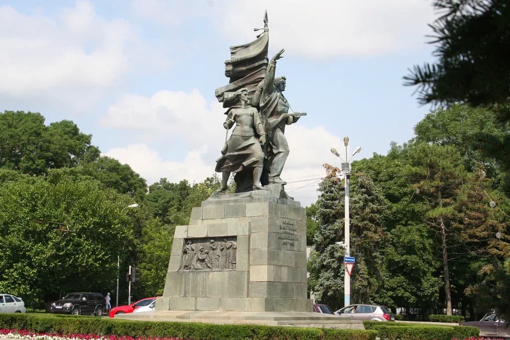 Памятник воинам-защитникам г. Новороссийска в 1942-1943 гг.