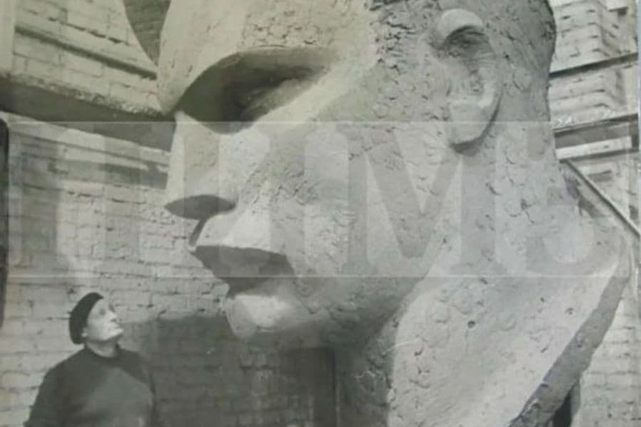 «В память затопленных кораблей Черноморского флота 18 июня 1918 года» или памятник «Морякам революции»