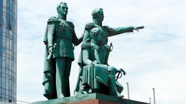 Памятник Основателям